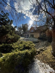 Продаж двох будинків Гуйва