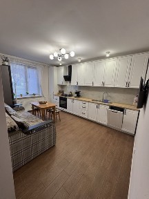 Будинок в Івано-Франківську (Вовчинець) +10 соток ділянка під будинком