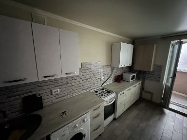 Простора 1к. кв від власника 4 поверх можна через е оселю