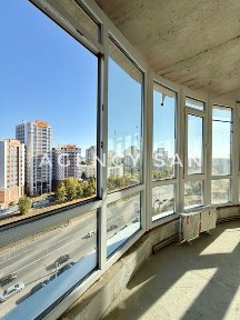 Продаж квартири з панорамним видом