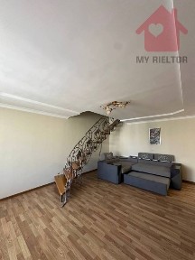 Продаж дворівневої квартири по вул. Лінтура