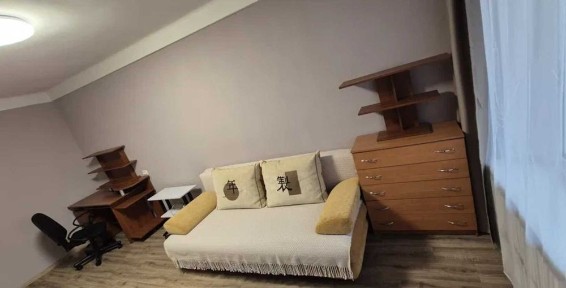 Продам теплу, затишну 2-х кімнатну квартиру 50 м2, Чумаченко 14