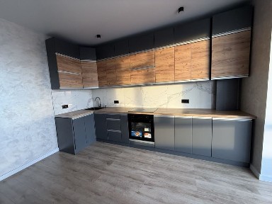 Продається сучасна квартира біля парку Шевченка