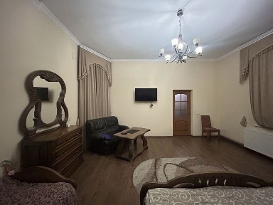 Продам 1к. Квартиру в центрі міста з меблями та технікою.