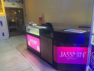 Здається в оренду торговельне місце 3 м2, центр Михайлівська