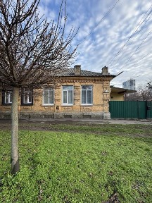 Частина будинку в ЦЕНТР. вул. Грушевського ТРЦ ПЛАЗМА