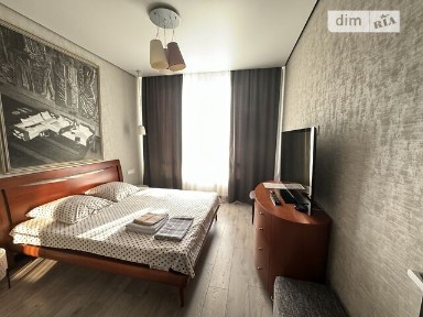 Здам подобово 1к квартиру на вул. Костанді 104 • ID 33396249