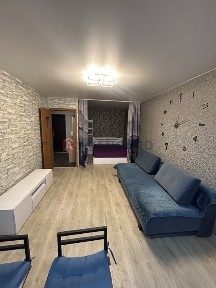 2к квартира Тополь. Не высокий 2й этаж. Тополь