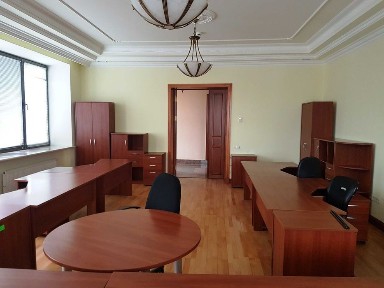 Аренда офиса с мебелью, электричество не выключают. Без%