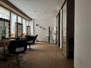 Здам комерцію з ідеальним ремонтом в ТРЦ Mega City