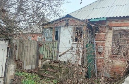 Продам будинок під реконструкцію по червоній лінії в Дергачах рн Пісок