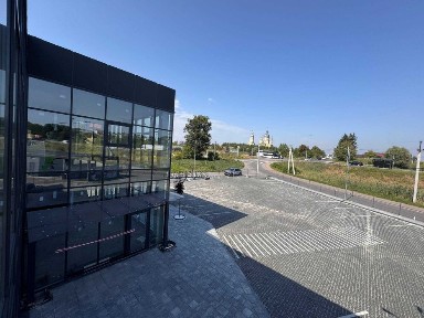 Оренда комерційного приміщення в селі <a href='/newbuilding/6086/view/zk-zubra'>Зубра</a>