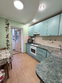 Здам 2 кімнатну в центрі