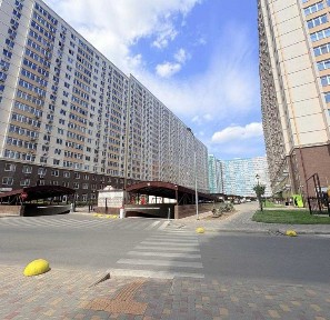 ПРОДАМ просторную 1-го ком. квартиру в Жемчужине//Ки евский р-н