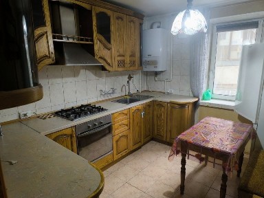 Здається в оренду двокімнатна з АГВ неподалік від ринку Урожай