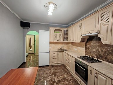 Набережний квартал 1/ вільна