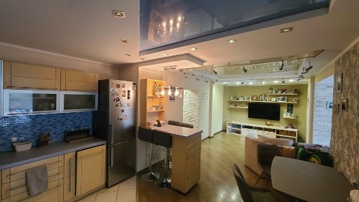 Сдам 3х ком. квартиру с евроремонтом на улице Рабочей