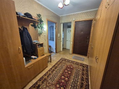 Продається 3 кімнатна квартира на Митниці