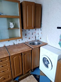 1комн кв. 15мкрн Хортицкий. Без отключен. света! С животными можно.