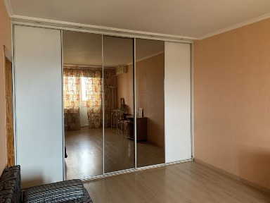 Аренда 2 кв. 52 м. Ул. Каштановая 14. Троещина. Деснянский. Свободна