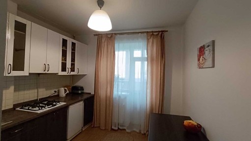Продам 2 кімн. кв. з ремонтом та меблями. ЖК Софія Київська, газ. плита