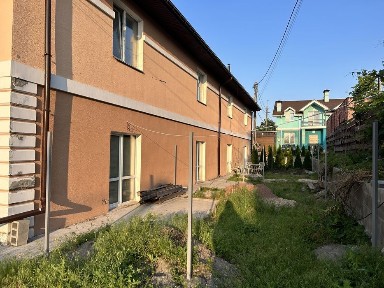 Готовий таунхаус в заселеному містечку! Є оселя!