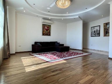 Трехкомнатная квартира в ЖК Белый Парус, вид моря