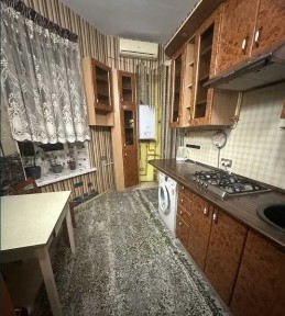 Продам трехкомнатную квартиру с капитальным ремонтом на Молдаванке