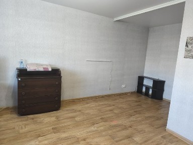 Здається однокімнатна квартира Комунар Парус