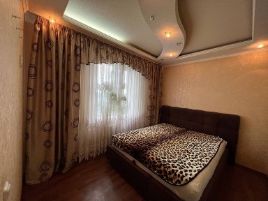 Здається 3 кімнатна квартира на Східному -2