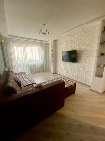 Сдам 1к комн комнатную кв-ру 8500 Левый берег 3этаж