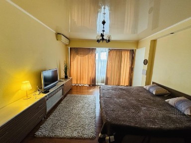 Сдам посуточно. Кирова 27д. Центр. Военным скидки!