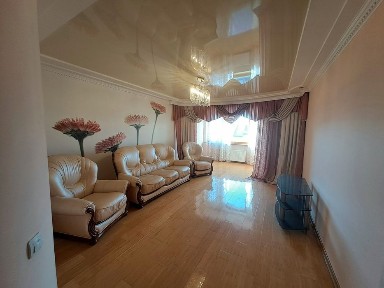 Оренда 2-рівневої квартири з гаражем по вул. Рєпіна, Канада