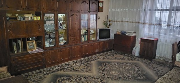 Продається 2 кім. квартира в м. Золотоноша