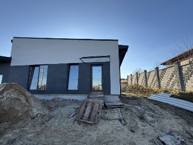 Продам котедж за Райським садом з внутрішніми роботами+ділянка 4 сот