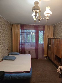 Оренда трьохкімнатна квартира вулиця Захисників України