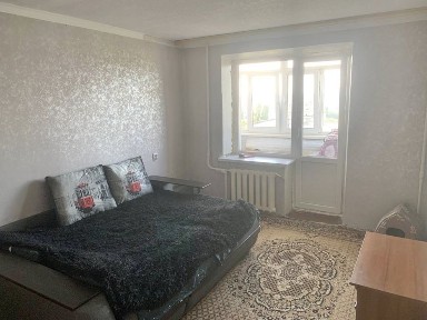 Продам видову двокімнатну квартиру на Леваневського!