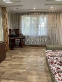 Продаж 3 кімнатної Миколи Ушакова Академмістечко 15 хвилин