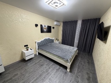 Продаж 2 к. к. з новим євроремонтом пр. Центральний/Водопровідна