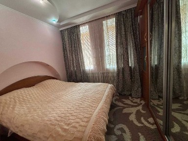 Продаж 2 поверхового будинку з мансардою і ділянкою м. Тульчин