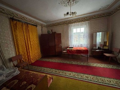 Продам будинок з земельною ділянкою, по центральній вулиці с. Кинашів