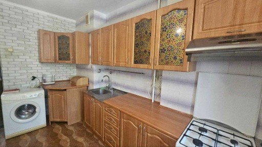 Сдается 3-комнатная квартира с ремонтом на Таирова