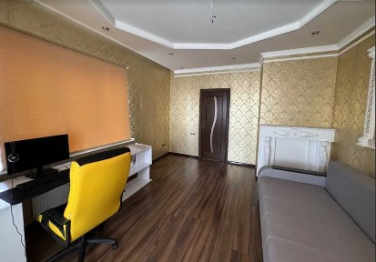 Продаю отдельно стоящий дом в общем дворе