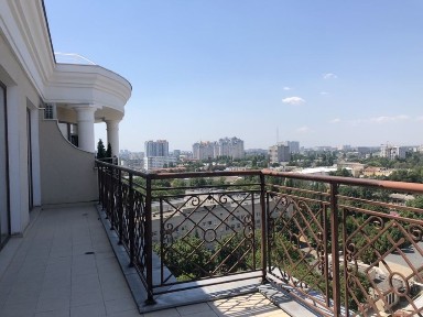 Каркашадзе, Французский бульвар. Центр Одесса. Ключи всегда с собой