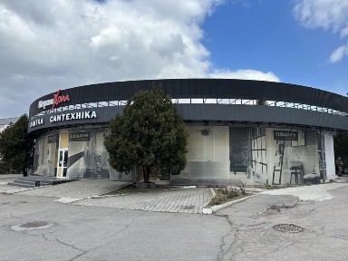 Оренда будівлі на першій лінії Набережної магістралі