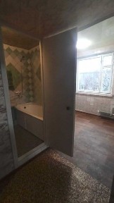 Продам 2 кімнатну квартиру на Олексіївці з газом.