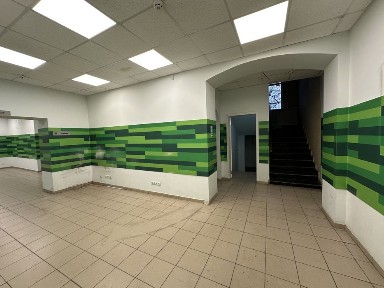 Здам торгове приміщення 1,2 поверх 500м2