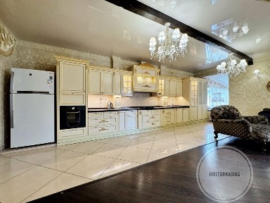 Аренда шикарного дома/Центр города 5 комнат