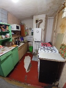 Продам будинок в с. Червона Слобода. Центр.