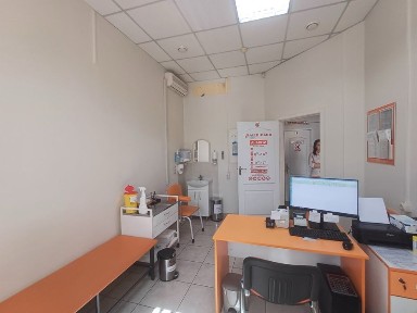 Оренда офісні кабінети Київська, поруч з лікарнею
